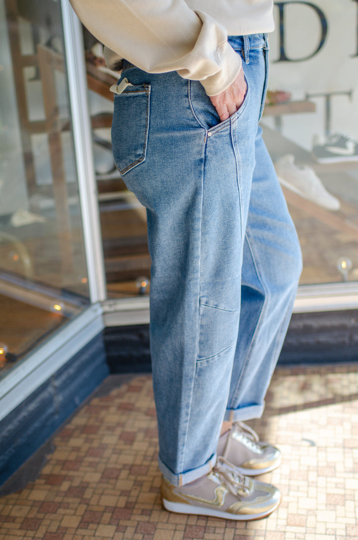 Risen Slouchy Crop Seam Detailed Barrel Jeans in Medium Wash