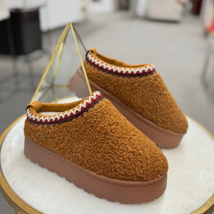 Warm & Cozy Sherpa Slipper in Chestnut