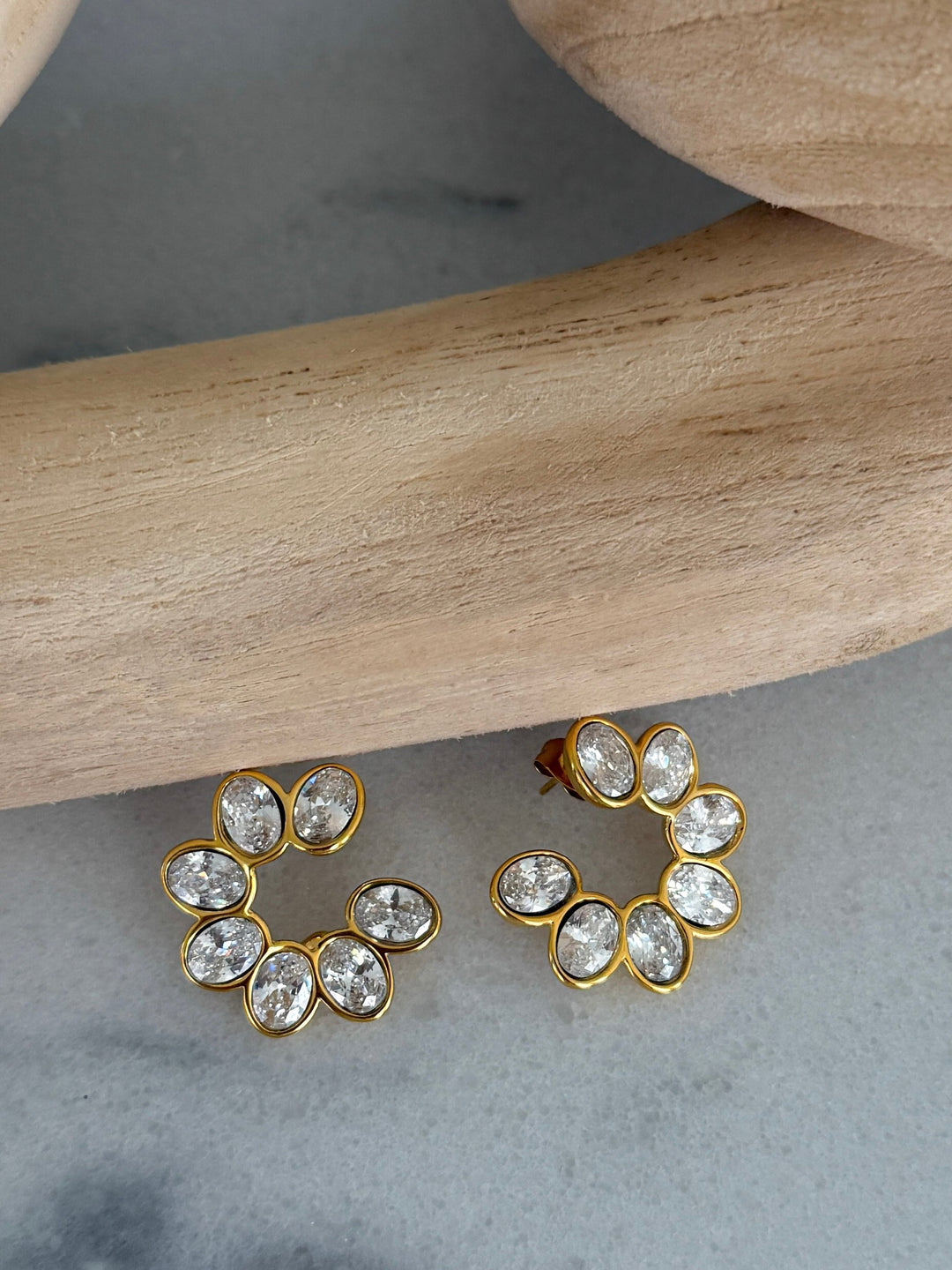 CHANSUTTPEARLS Serena Earrings