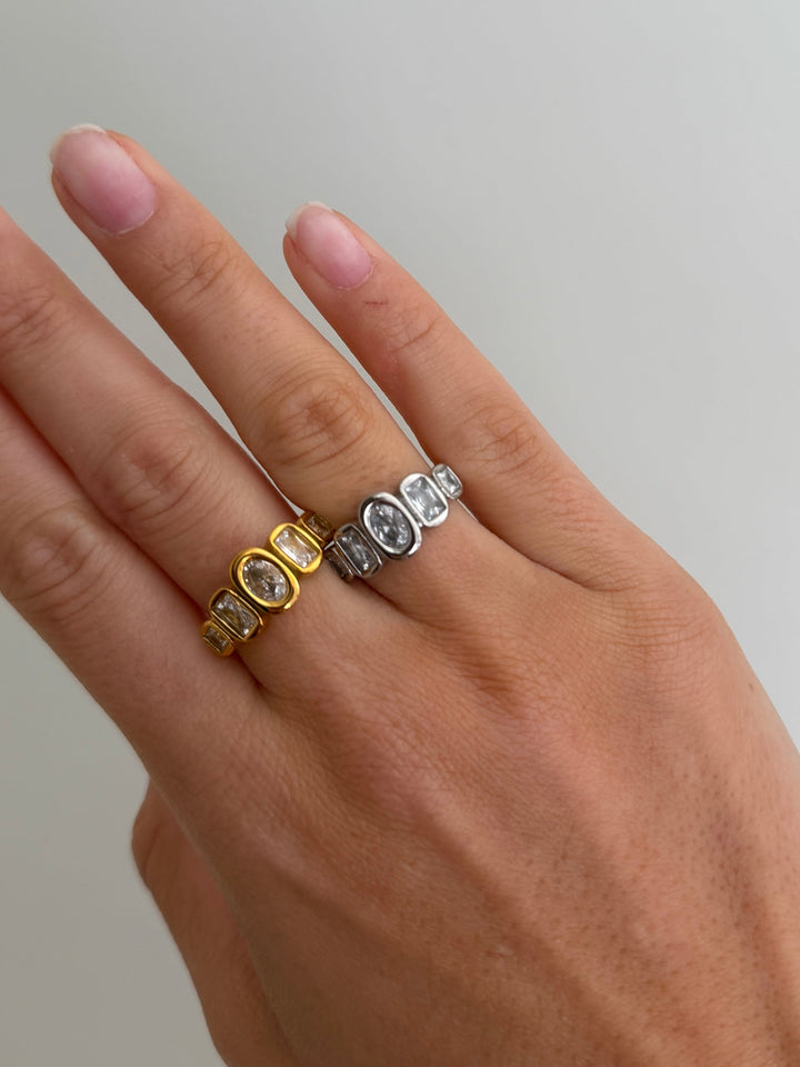 CHANSUTTPEARLS Hazel Ring in Gold