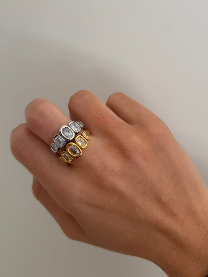 CHANSUTTPEARLS Hazel Ring in Gold