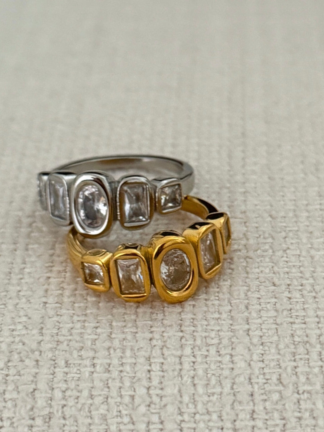 CHANSUTTPEARLS Hazel Ring in Gold