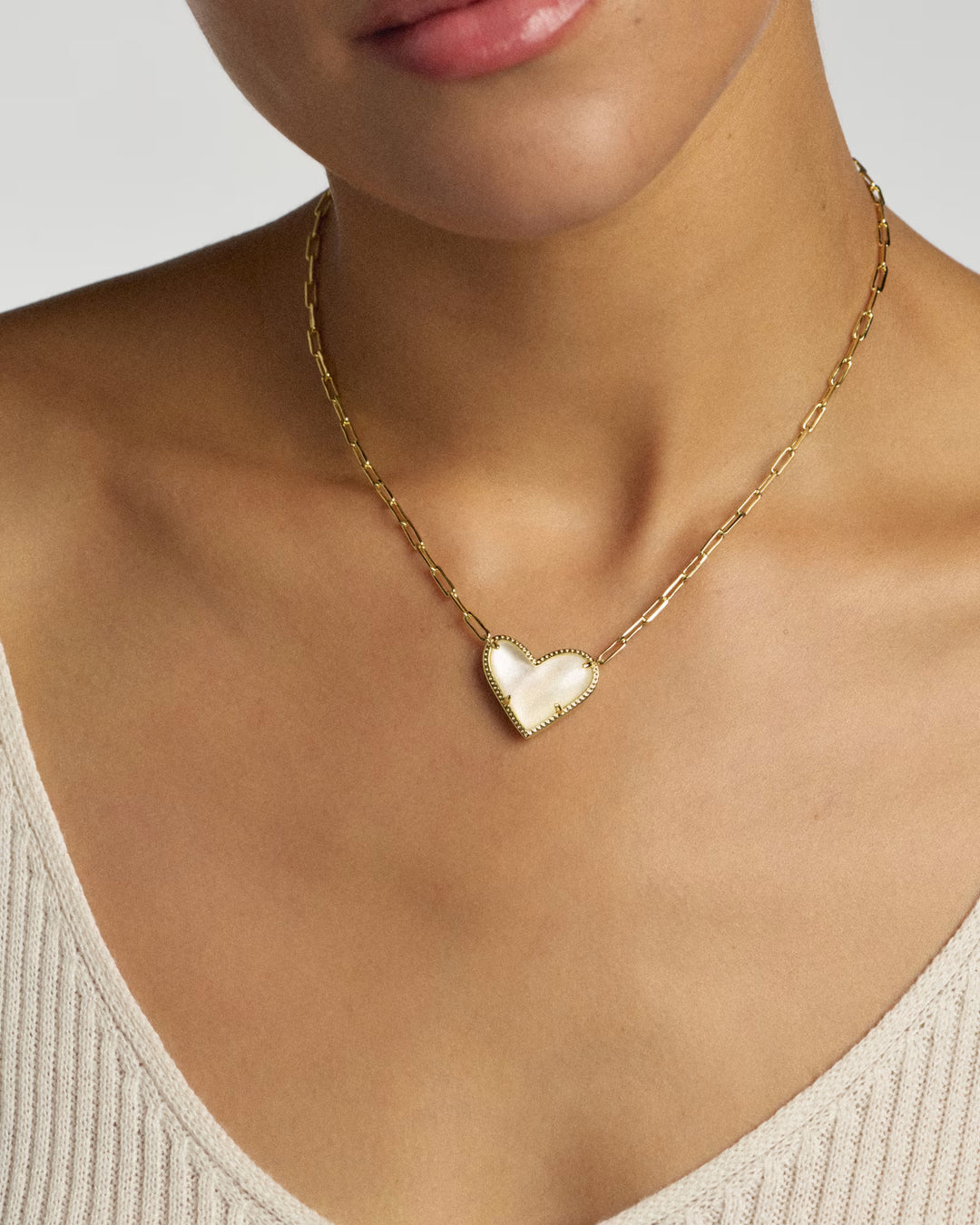 Kendra Scott Ari Heart Necklace Gold Mother of Pearl