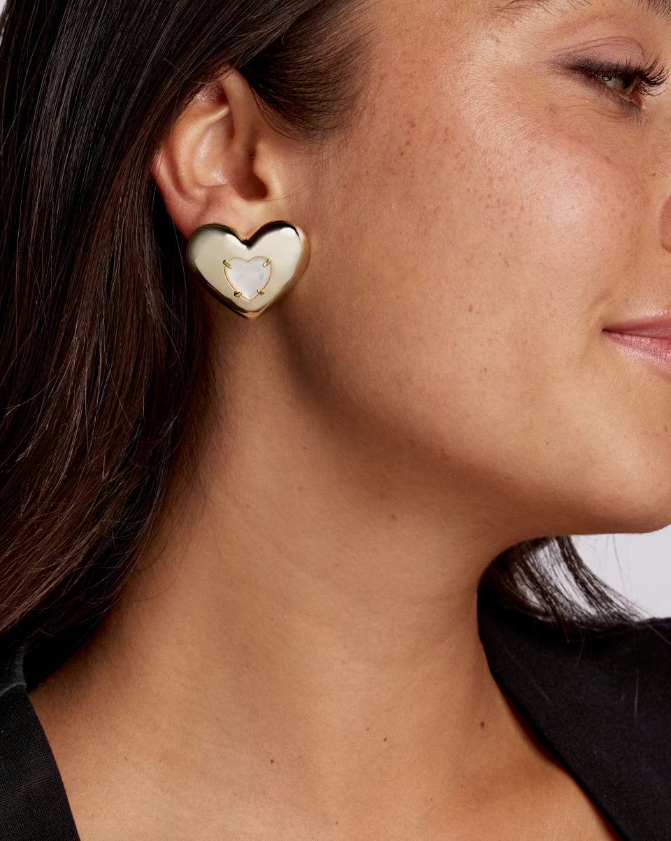 Kendra Scott Sasha Heart Stud Earring in Ivory Mop in Gold