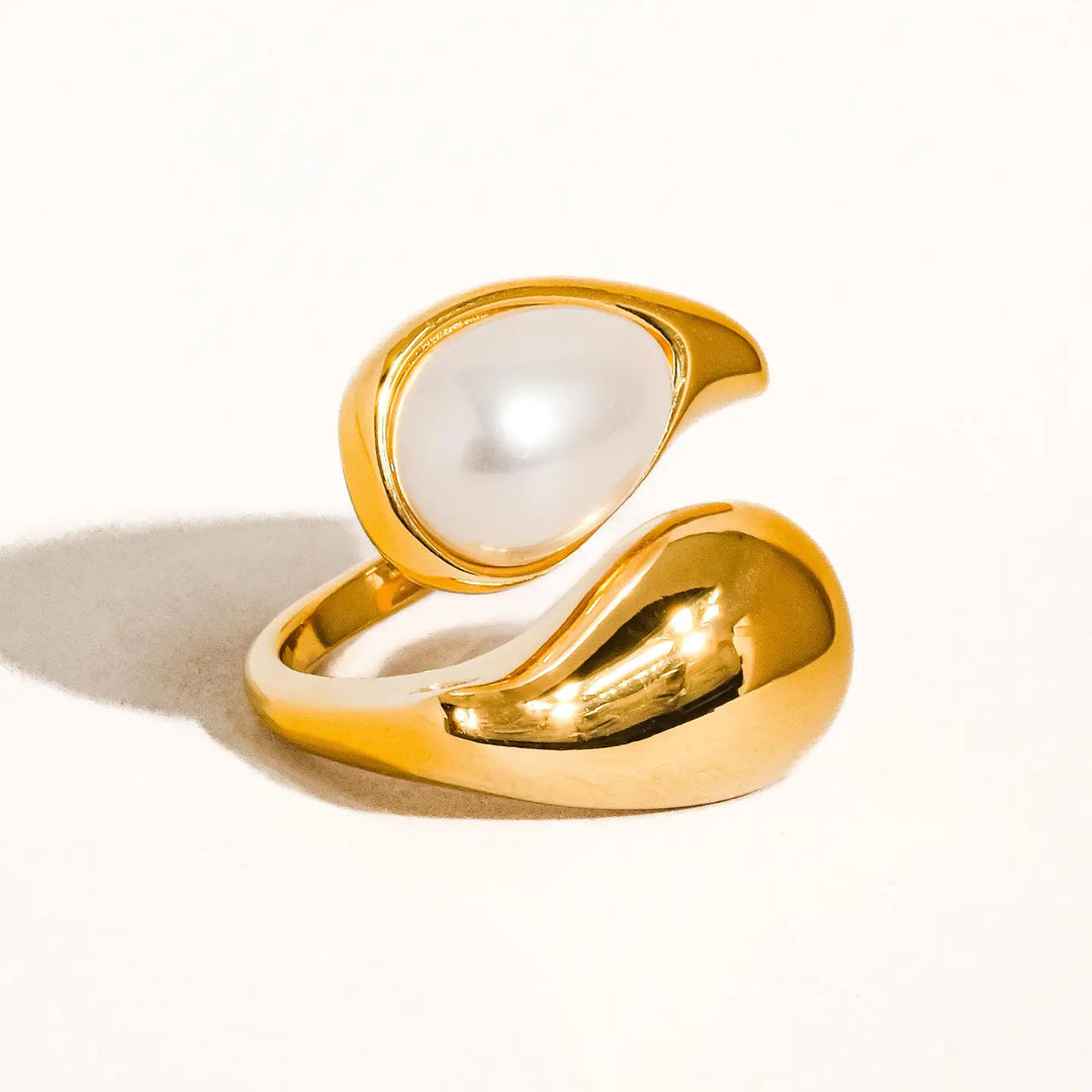 Luxe 18K Non-Tarnish Pearl Wavy Ring sz7